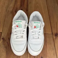 リーボック スニーカー