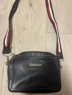 【最終値下げ】TOMMY HILFIGER ブラック ショルダーバッグ