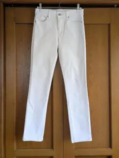 ユニクロ　ウルトラストレッチジーンズ　ホワイト