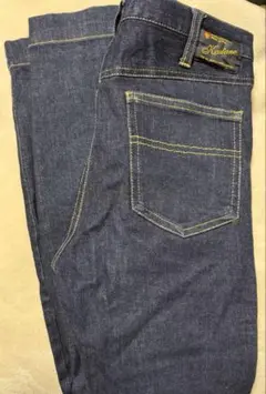 カスタネ ストレートデニム ストレッチジーンズ