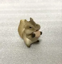 タカラトミーアーツ いっぱい食べる動物（きみ）が好き リス(マカロン)のサムネイル
