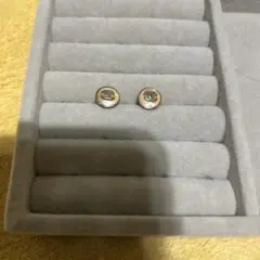 CHANEL ココマーク ピアス ホワイト 両耳用 - メルカリ