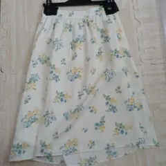 新品未使用　クチュールブローチ　スカート　花柄