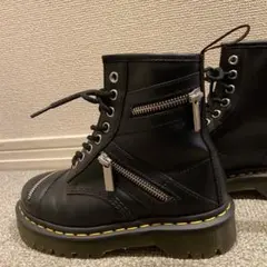 ドクターマーチン　エイトホールzipブーツ