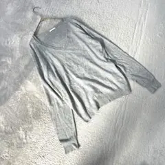 美品【ジーユー】（M）長袖Ｖネックニット グレー 薄手 シンプル