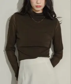 NEUNA シアーモックネックトップ
