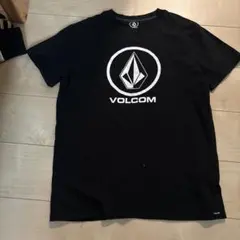 VOLCOM ブラック Tシャツ　古着　短丈