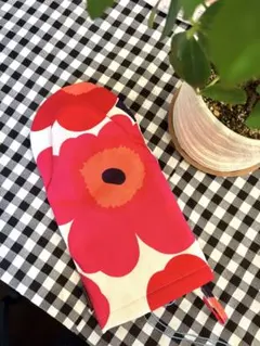 新品タグ付き marimekko 鍋つかみ ウニッコ柄 レッドのサムネイル