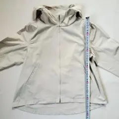 ベージュ フード付き マウンテンパーカー