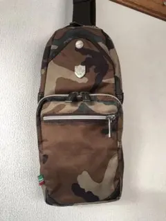 オロビアンコ ボディバッグ 迷彩柄 イタリア製