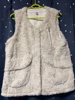 アイボリー フリース ノースリーブベスト