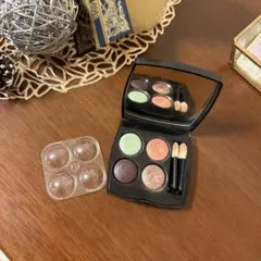 CHANEL レ　キャトル　オンブル　302 プルミエール　エクロジオン