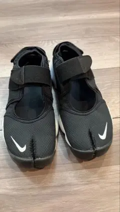 Nike ブラック スニーカー エアリフト