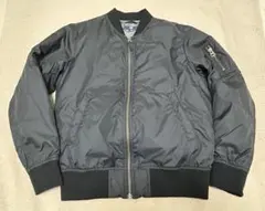 み*け様 キッズ　ユニクロ　MA-1 ダウン　140