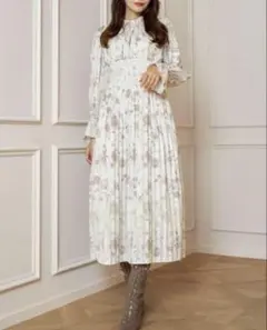 【新品】Herlipto Le Camelia Pleated Dress︎