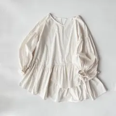 yori ヨリ  キルト柄パフスリーブブラウス YR2221-159AW＊ 美品】yori ヨリ キルト柄 パフスリーブブラウス アイボリー - メルカリ