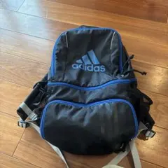 adidas サッカーバックパック 黒 青