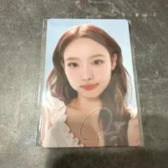 TWICE ナヨン NAYEON eyestar トレカ カラコン 印刷サイン入