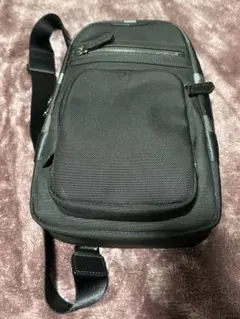 【美品】ブラックレーベルボディバッグ BLACK LABEL CRESTBRIDGE（ボディーバッグ）のフリマアイテム一覧