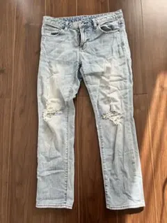 GU ダメージジーンズ