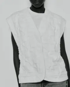 Vネックキルティングベスト