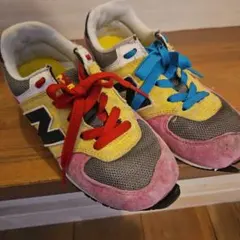 ２０センチ　New Balance カラフルスニーカー