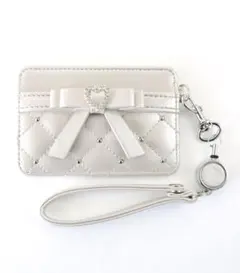 SecretDoor パスケース アイボリー ハート ビジュー キルティング