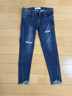 GUESS スキニーデニム ダメージ加工 26インチ