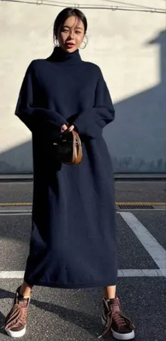 ふわふわ気持ちい　タートルネックニットワンピース　ロングワンピース　ネイビー