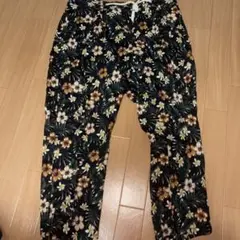 HARE ハレ ボタニカル柄 イージーパンツのサムネイル