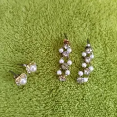パールビーズとクリスタルのゴールド色ピアスセット