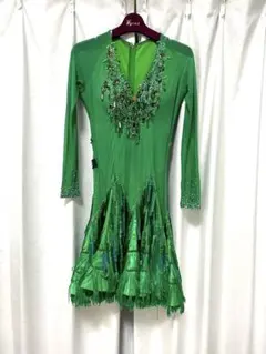 緑色の社交ダンスドレス ビーズ装飾付き