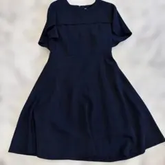 濃紺ワンピースのサムネイル