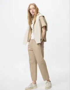 ユニクロ　コットンリラックスアンクルパンツ　丈長め