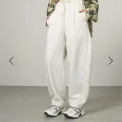 ベイフロー　ポンチコクーンパンツ　オートミール