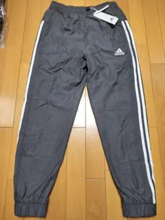 【新品】アディダス　防風・撥水 ウインドブレーカー パンツ メンズＭ　　グレー