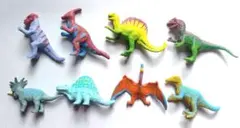 レトロな恐竜フィギュアセット！