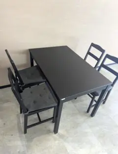 引取りなど限定 イケア ヘーゲルネス 黒の木製ダイニングテーブルセット 座布団付