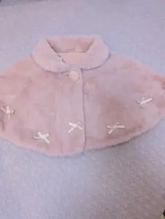 淡いピンクのもこもこベビーポンチョ