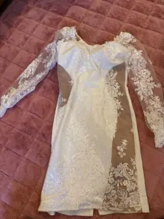 ホワイトレース長袖タイトドレス