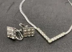 【少々難あり】レディースアクセサリー　ネックレス＆イヤリング