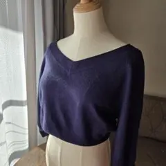 【snidel】Vネック ニット／オフショルダー風／ネイビー