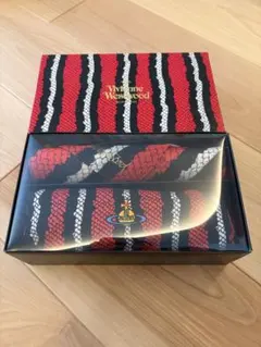 新品✨ヴィヴィアン　Vivienne Westwood ポーチ　ハンカチ