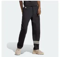 アディカラー Neuclassics トラックパンツ（ジャージ）