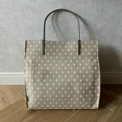 ハート模様のベージュキャンバスバッグ