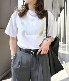 未使用 Emma Taylor シルクタッチスムースロゴ箔プリントTのサムネイル
