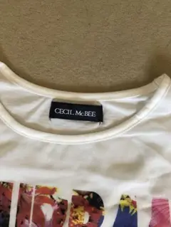 CECIL McBEE フラワープリント Tシャツ
