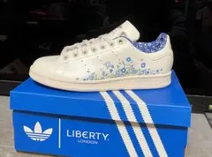 ⭐️本日価格⭐️新品⭐️adidas アディダス　リバティスタンスミス花柄23.5cm