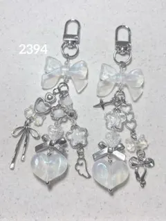 ビーズキーホルダー 白 韓国 y2k コレクトブック 2点