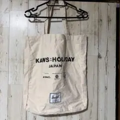 非売品‼️KAWS:HOLIDAY トートバッグ Herschel クリームのサムネイル